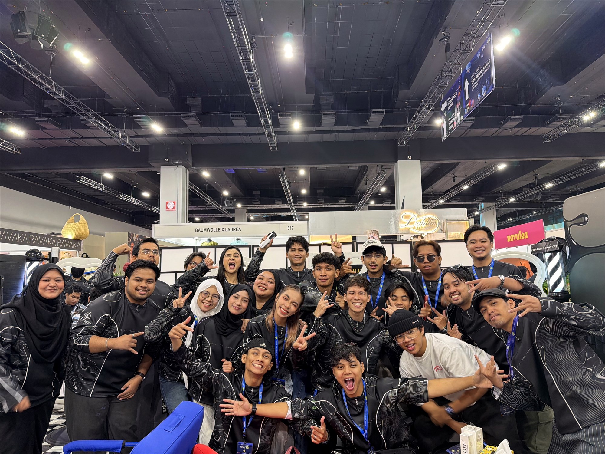 The BrozKey team gathered at the AbsolutRayaa booth in MITEC